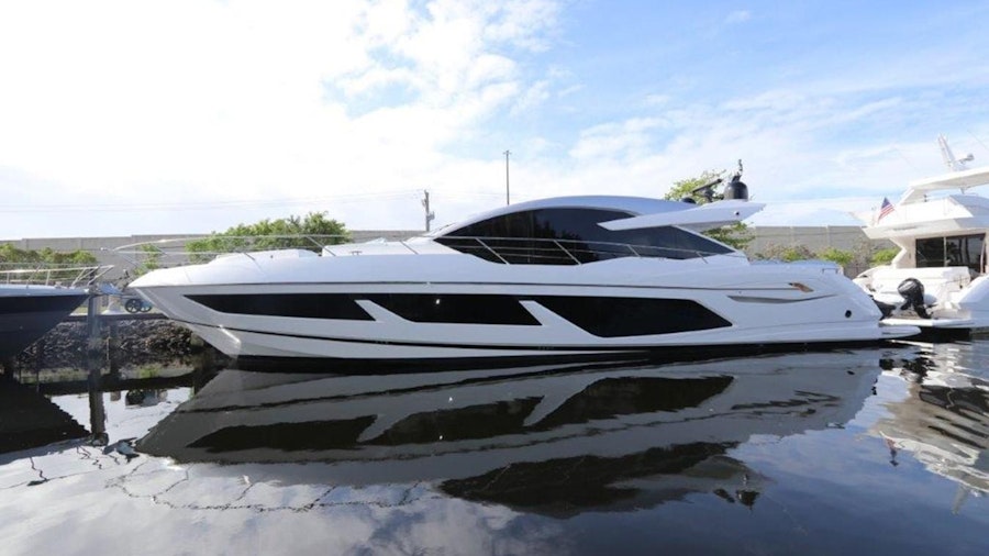 HIDE OUT Yacht HIDE OUT Yacht