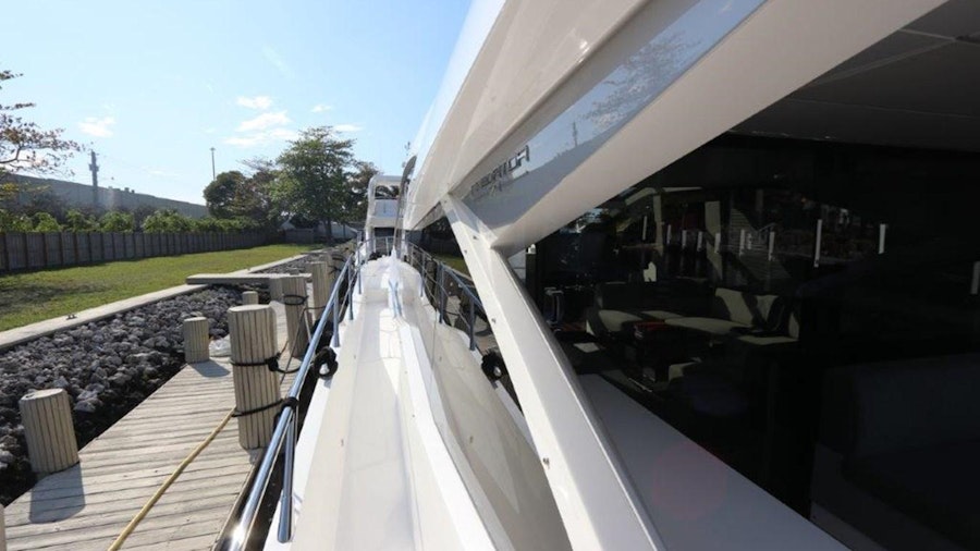 HIDE OUT Yacht HIDE OUT Yacht