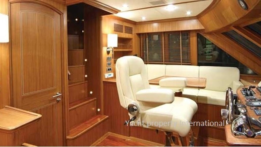 L.E. Yacht L.E. Yacht