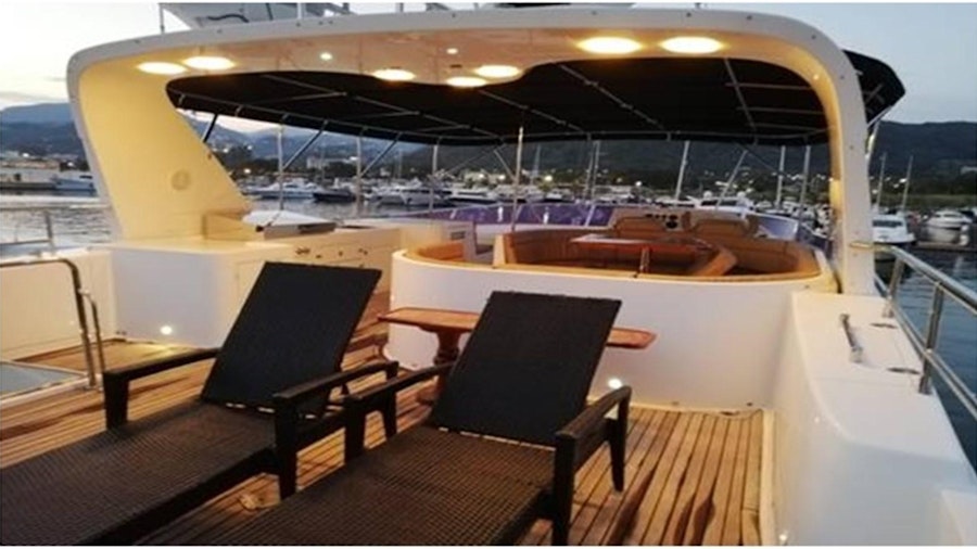 L.E. Yacht L.E. Yacht