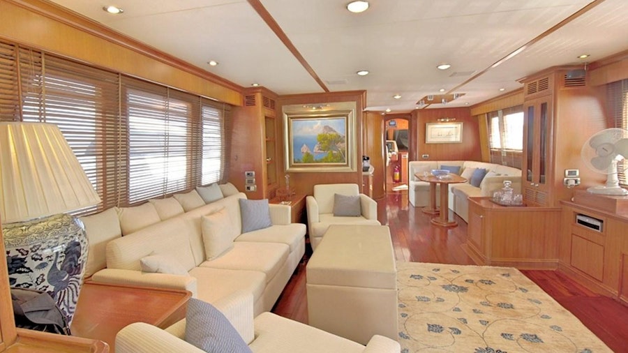 L.E. Yacht L.E. Yacht