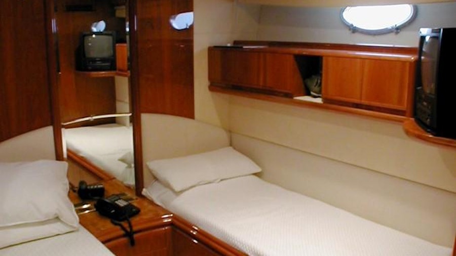 85 WEST Yacht 85 WEST Yacht