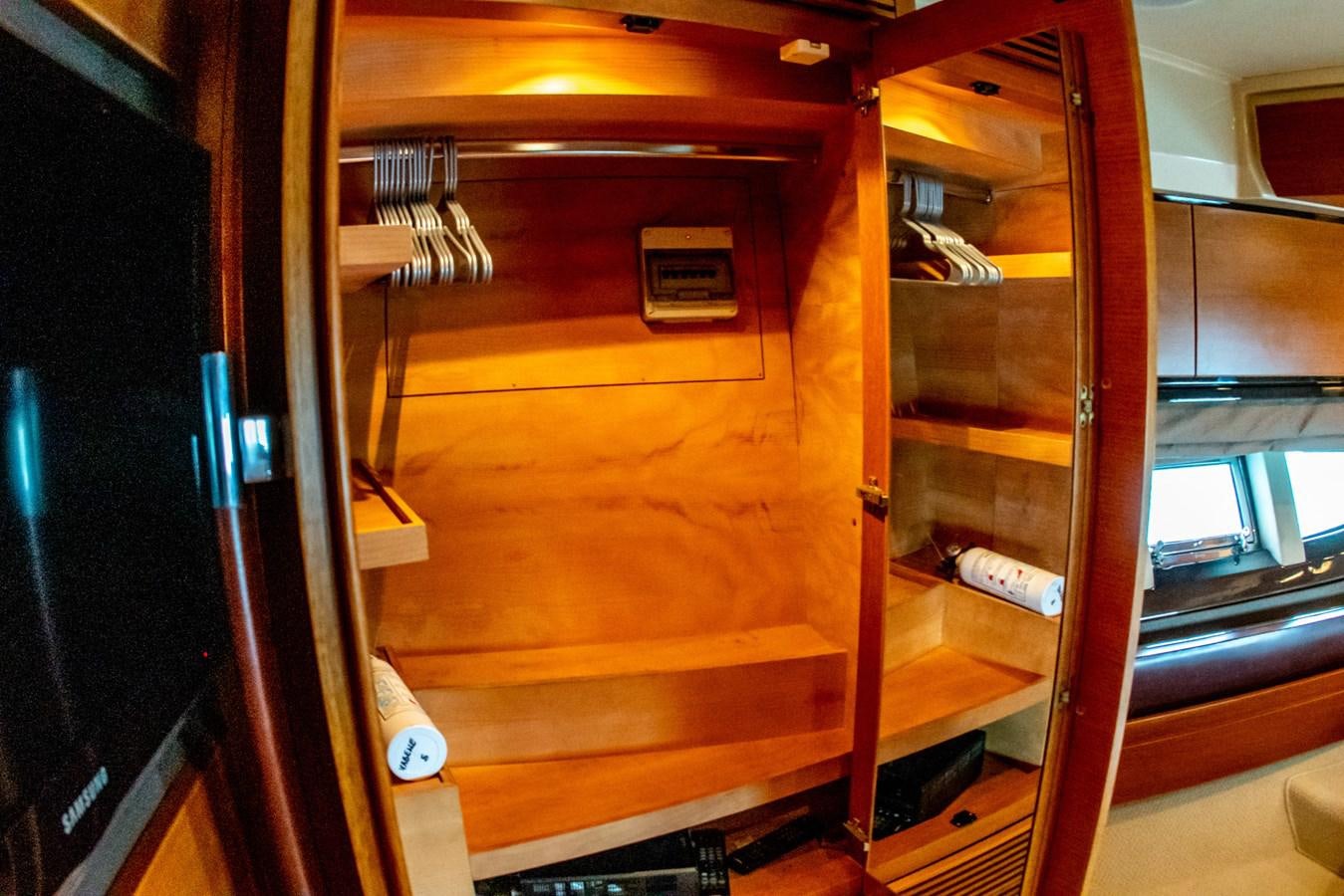 a wooden bunk bed aboard VA BENE 2011 AZIMUT 70 FLY Yacht for Sale