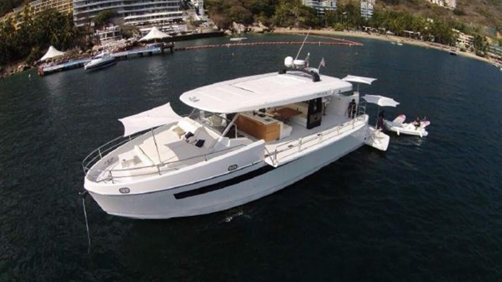 2013 astondoa topdeck 63
Yacht for Sale
