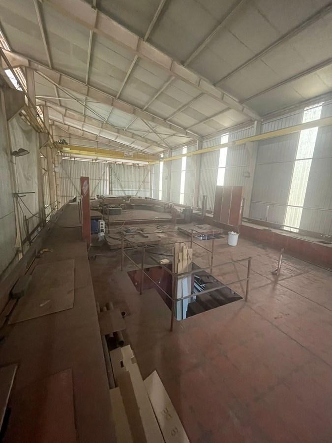 a room with a large white ceiling aboard MITI K Yacht for Sale