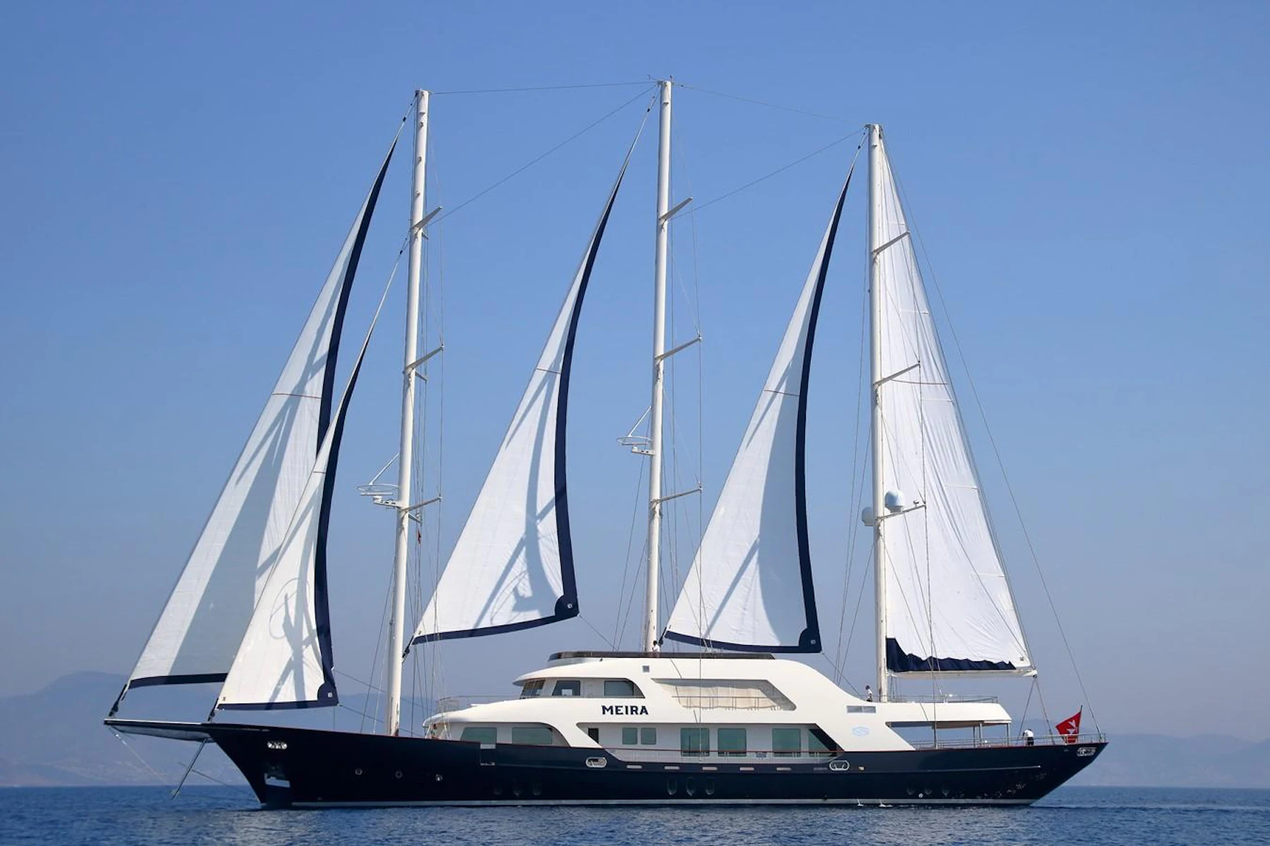 MEIRA yacht charter 3