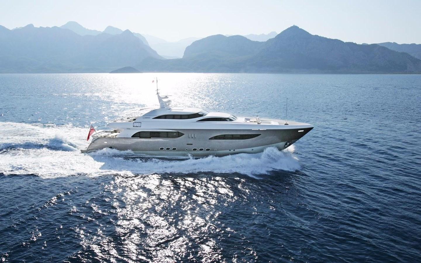 a boat in the water aboard PATRIOT 41 Yacht for Sale