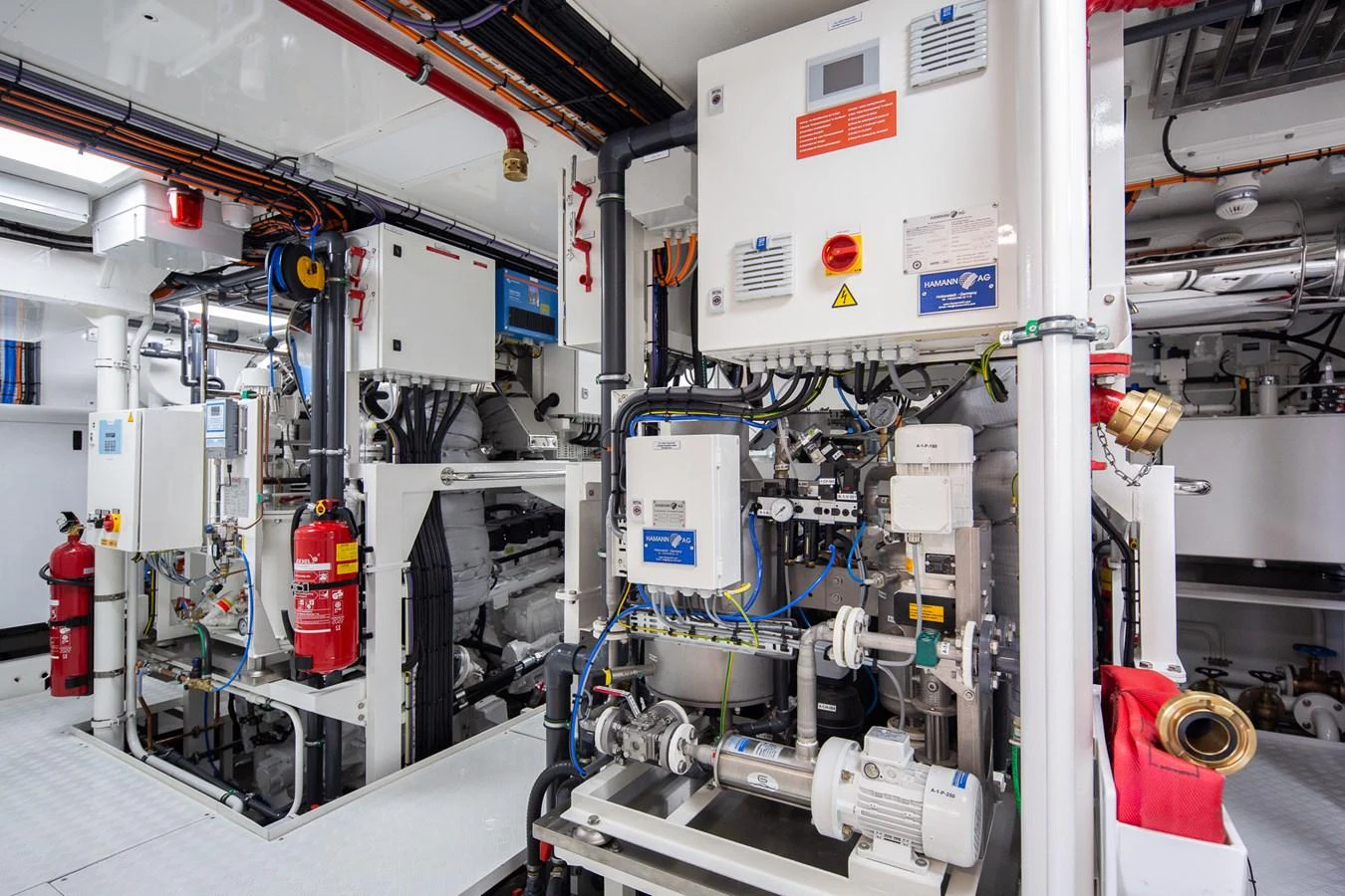 a room with machinery aboard MOONEN 110 MUSTIQUE Yacht for Sale