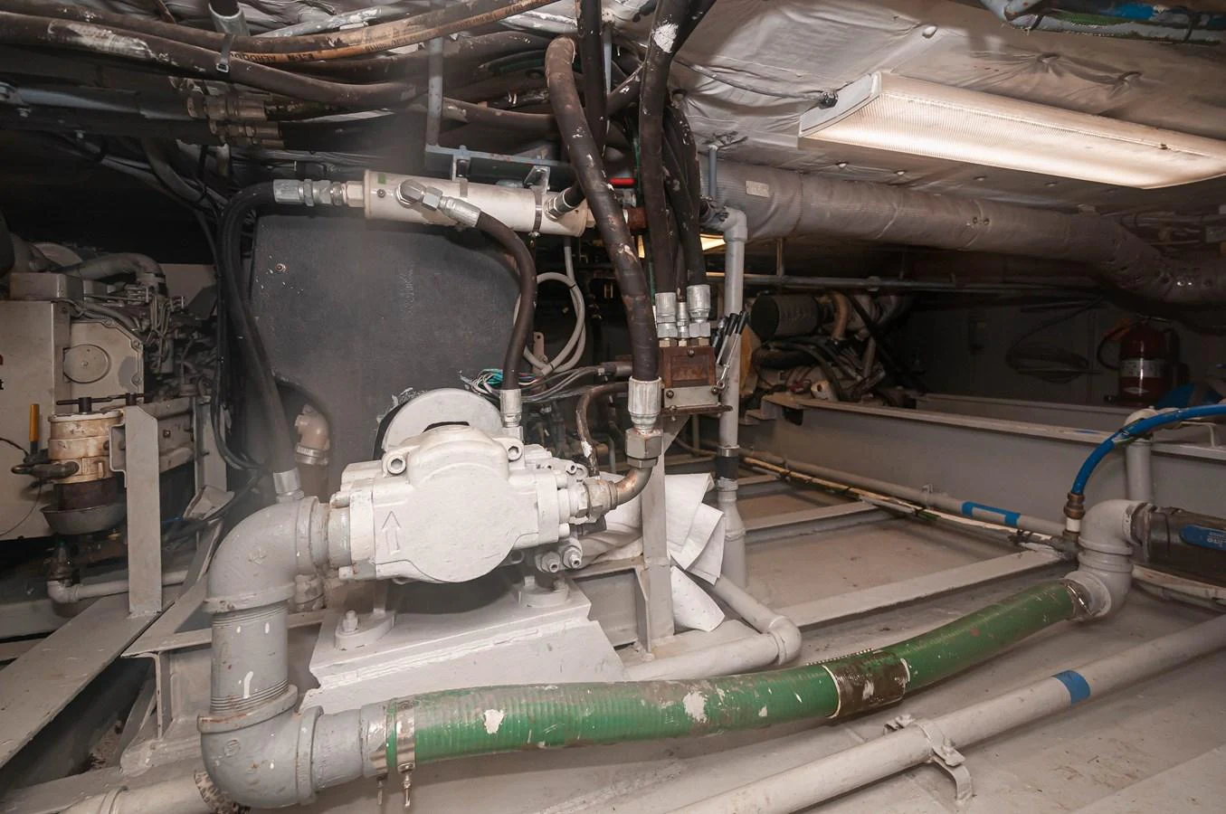 a machine with a large piece of metal aboard LE COLBY JEAN Yacht for Sale