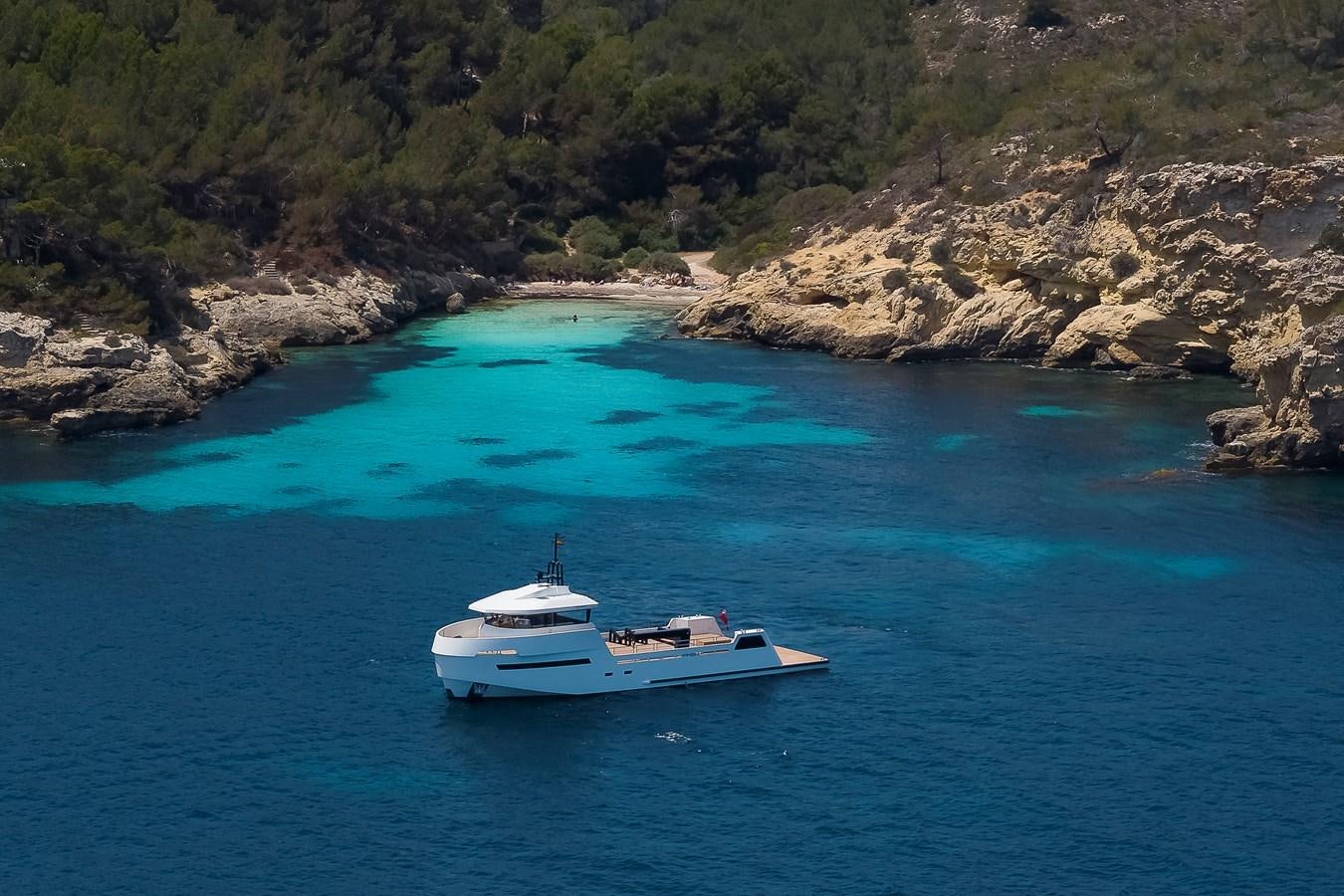 a boat in the water aboard YXT 27 Yacht for Sale