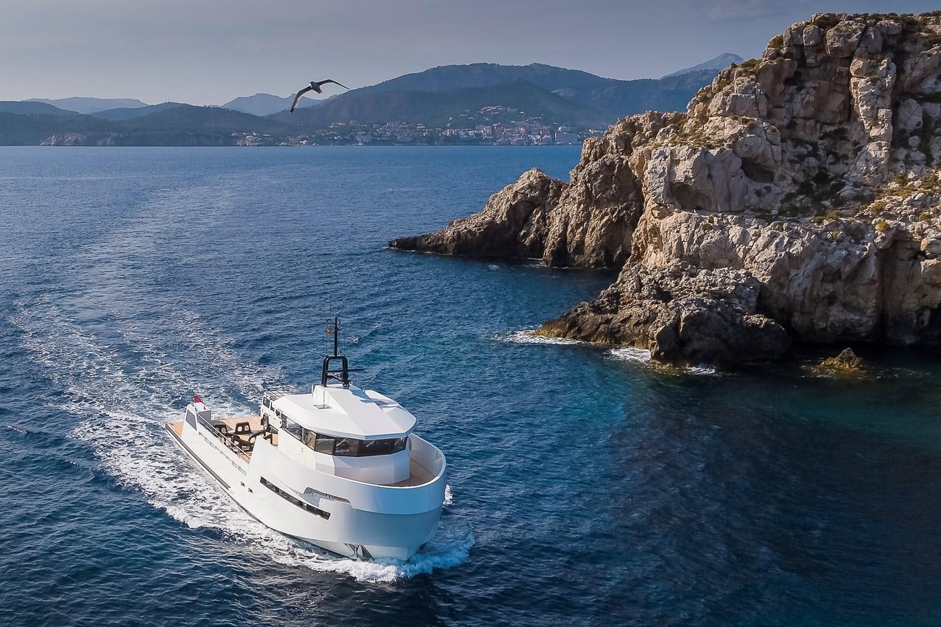 a boat in the water aboard YXT 27 Yacht for Sale