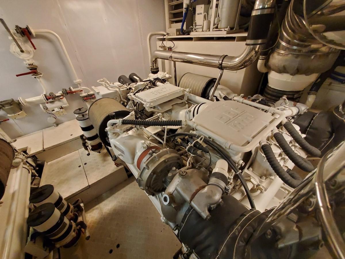 a room with a large machine aboard DAY DREAMIN' Yacht for Sale