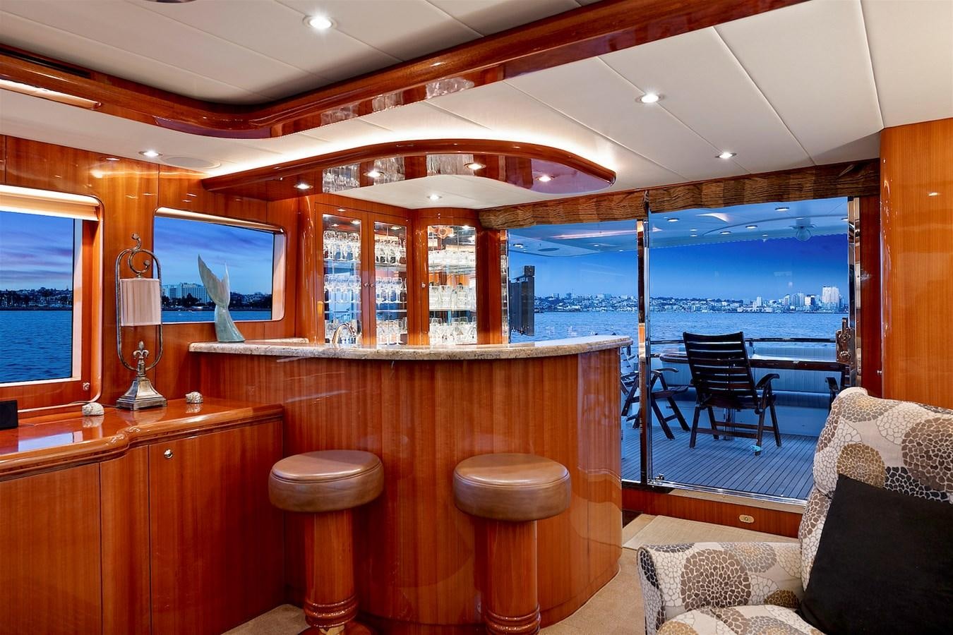 a room with a view of the ocean aboard PAPA'S PLACE Yacht for Sale