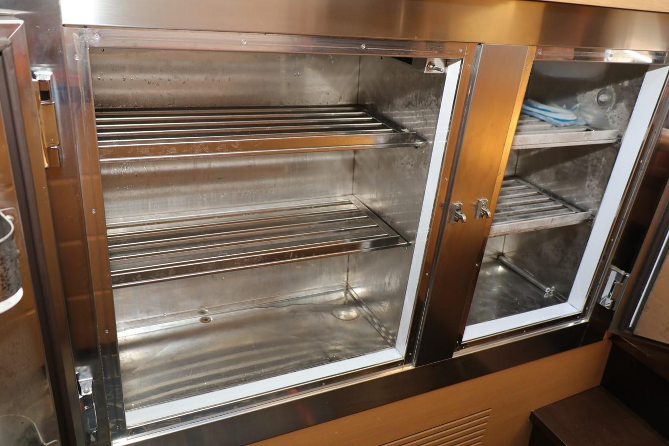 a large oven with a glass door aboard VANTAGE Yacht for Sale