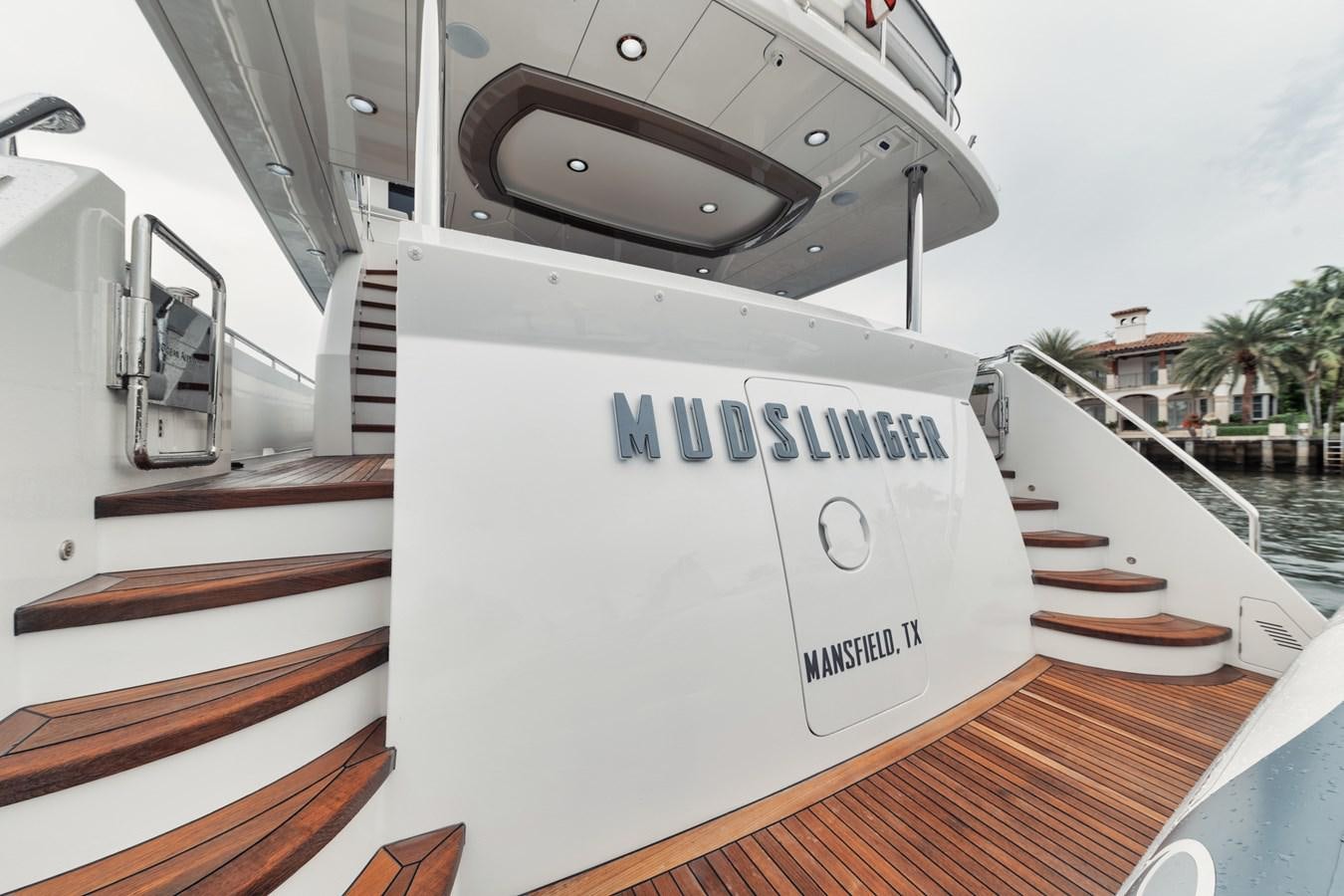 a white rectangular object on a boat aboard 2019 OCEAN ALEXANDER 88 SKYLOUNGE MUDSLINGER Yacht for Sale