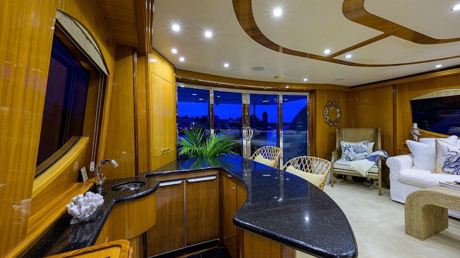 THE BEELIEVER Yacht THE BEELIEVER Yacht