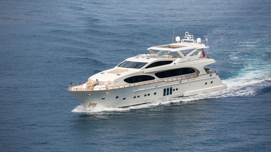 MADNESS Yacht MADNESS Yacht