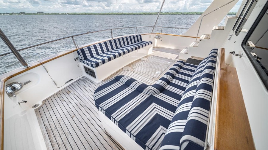 NAUTICAL NUT Yacht NAUTICAL NUT Yacht