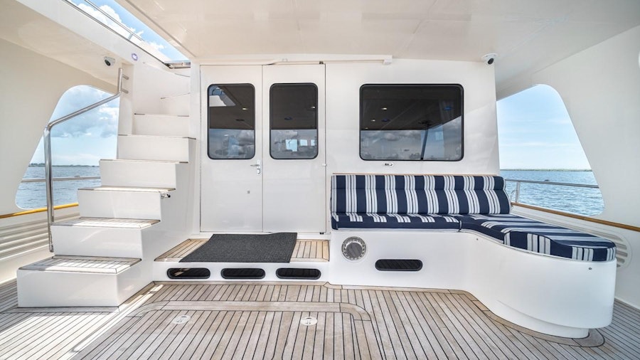 NAUTICAL NUT Yacht NAUTICAL NUT Yacht