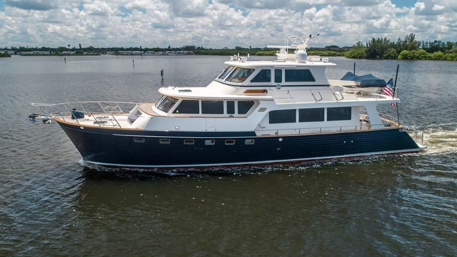 NAUTICAL NUT Yacht NAUTICAL NUT Yacht