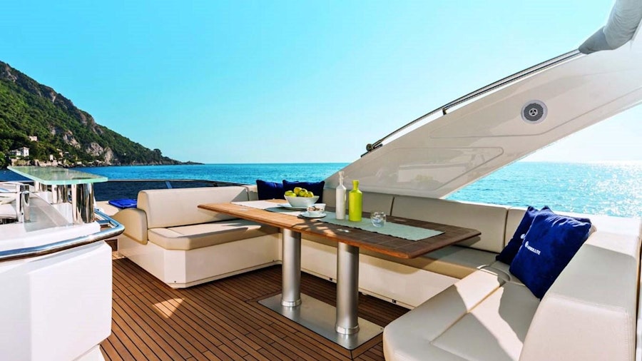 72 FLY Yacht 72 FLY Yacht