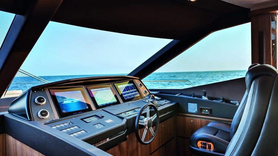 72 FLY Yacht 72 FLY Yacht