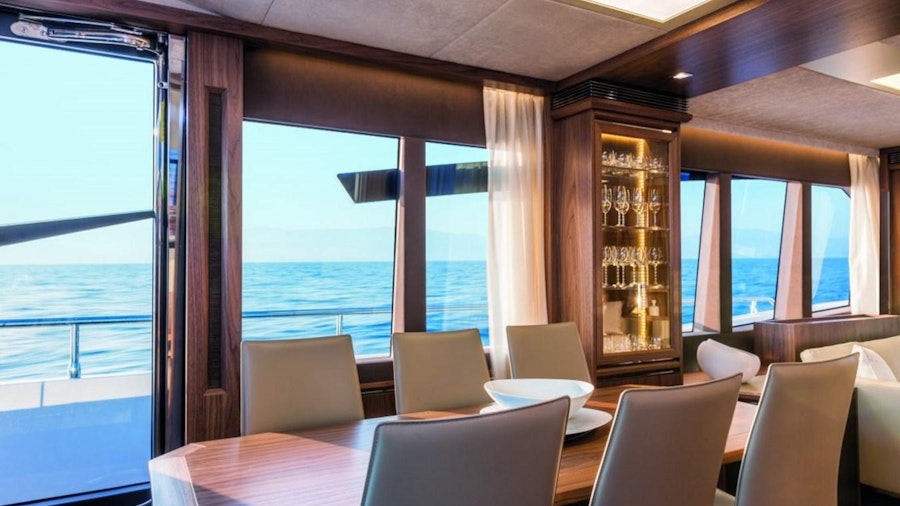 72 FLY Yacht 72 FLY Yacht