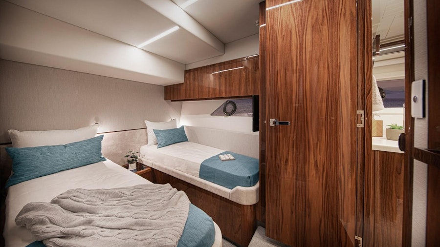 64 SPORTS MOTOR YACHT Yacht 64 SPORTS MOTOR YACHT Yacht