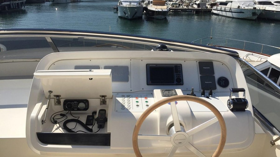 EVERGLOW Yacht EVERGLOW Yacht