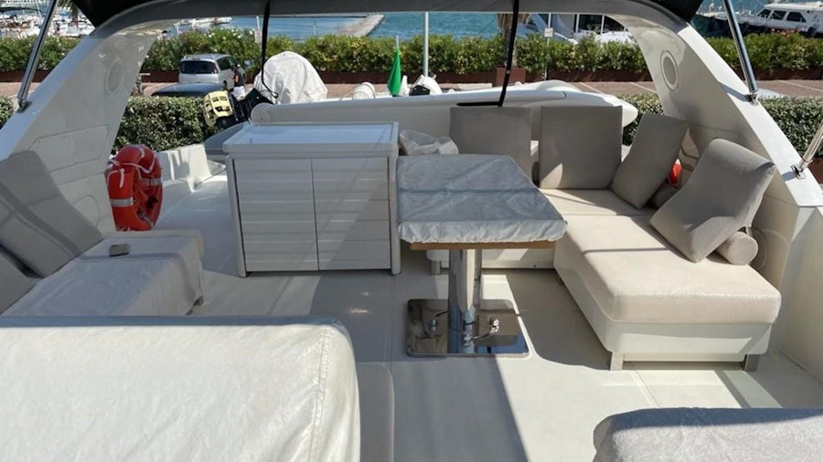 EVERGLOW Yacht EVERGLOW Yacht