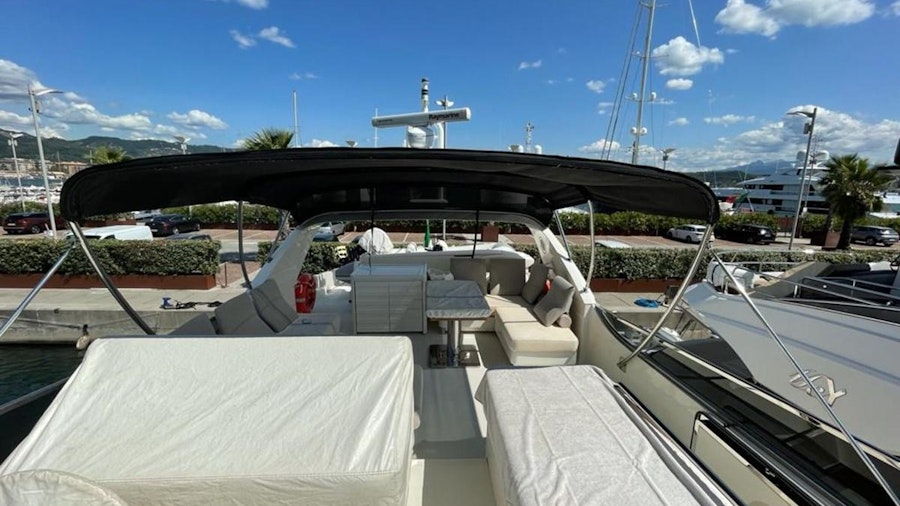 EVERGLOW Yacht EVERGLOW Yacht