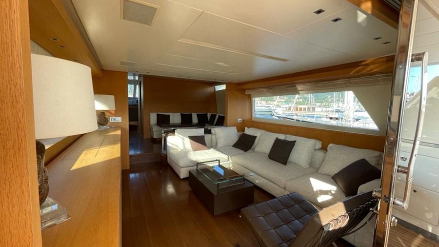 EVERGLOW Yacht EVERGLOW Yacht