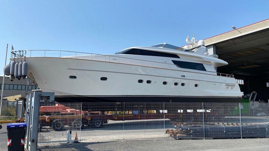 EVERGLOW Yacht EVERGLOW Yacht