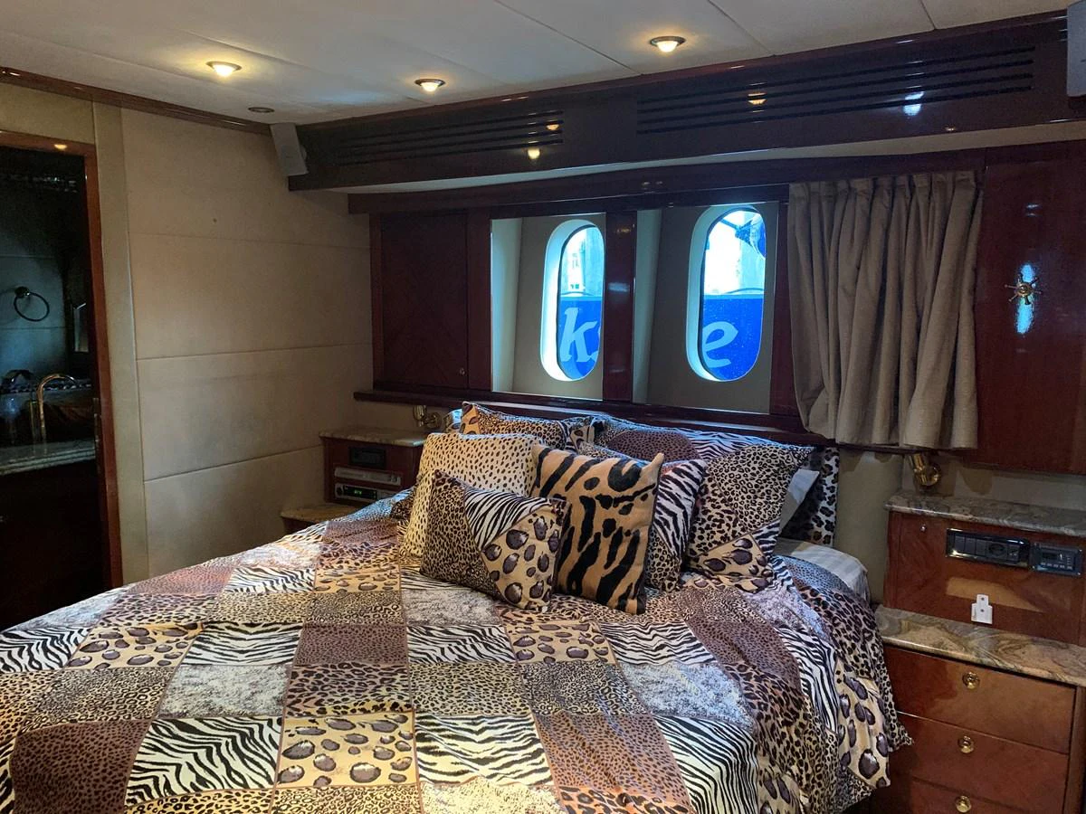 a bed with a large bed aboard 117 BILGIN YACHTS 2007 Yacht for Sale