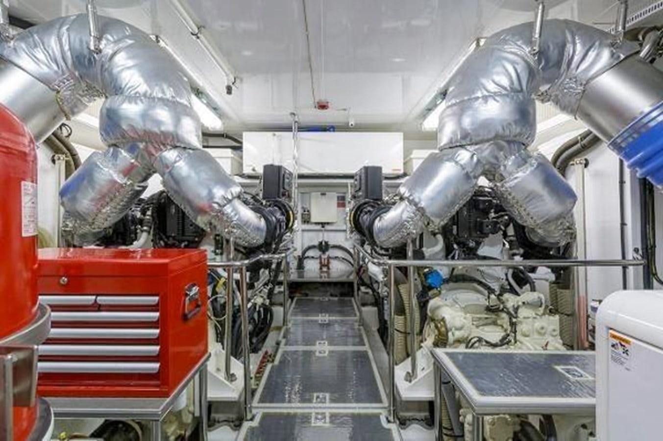 a machine with a large metal cylinder aboard HAMPTON EURO 830 Yacht for Sale