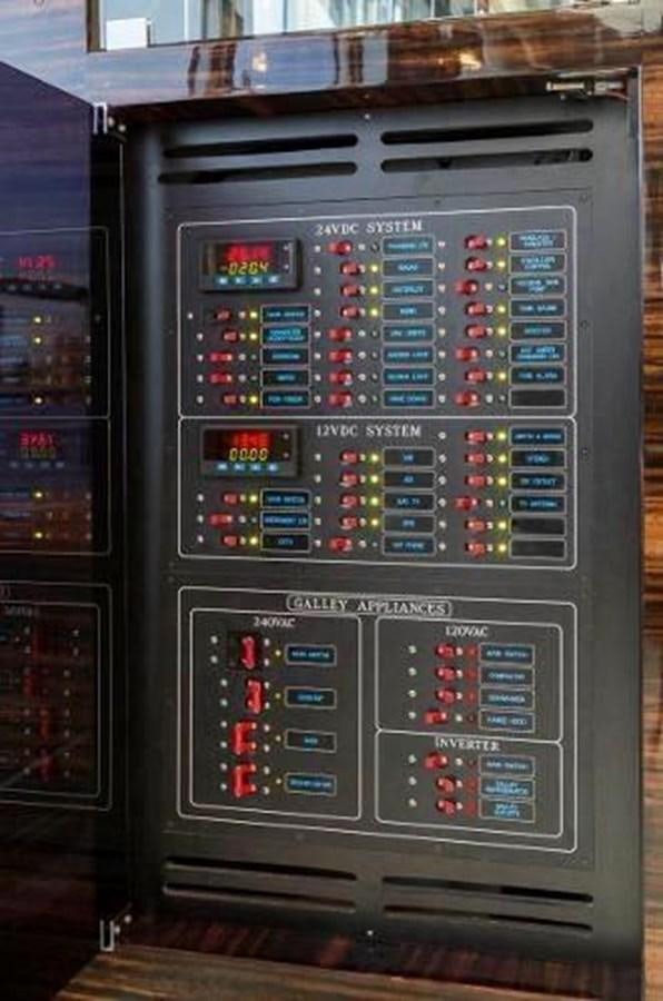 graphical user interface aboard HAMPTON EURO 830 Yacht for Sale