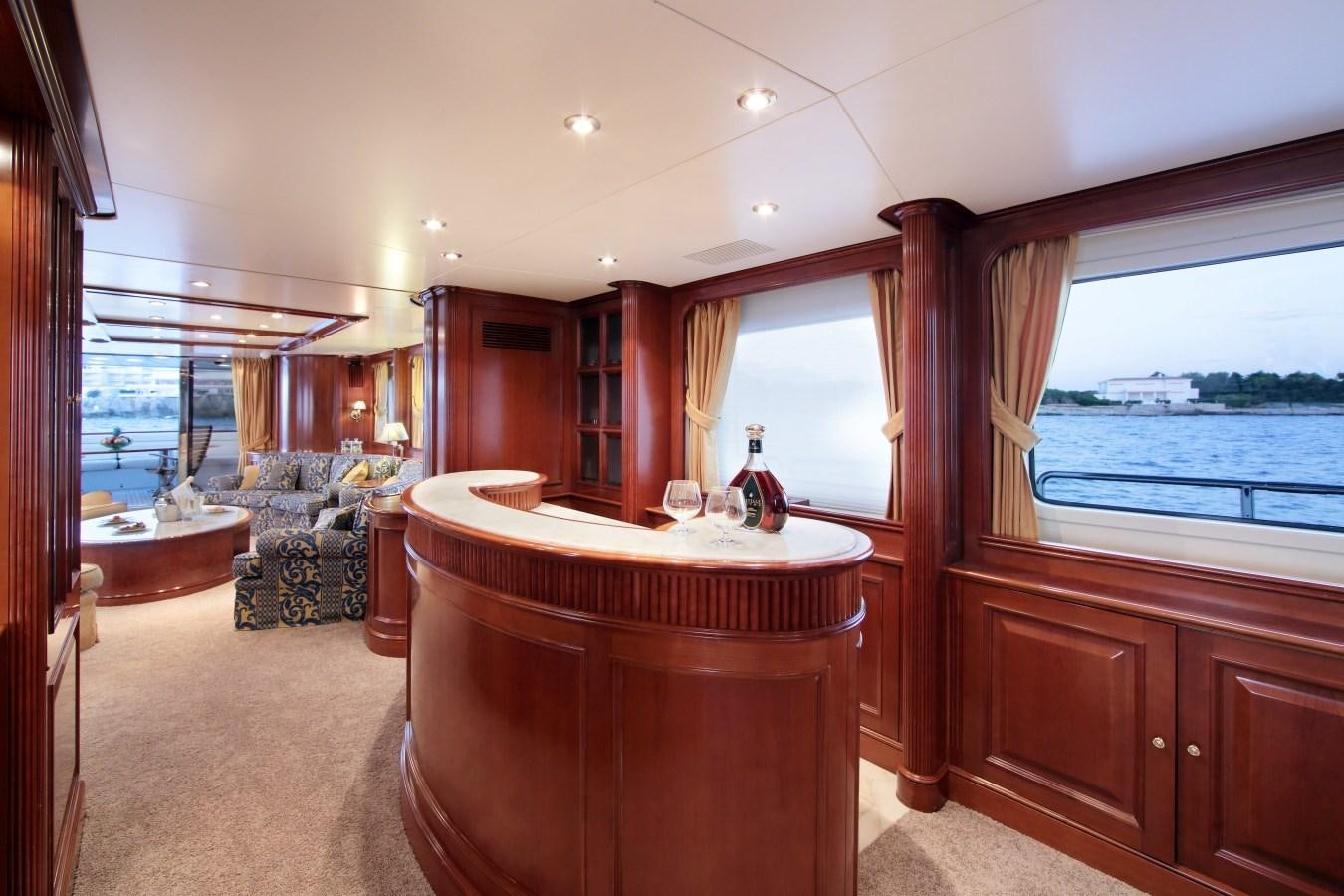 a large bathroom with a large bathtub aboard INOUIS Yacht for Sale