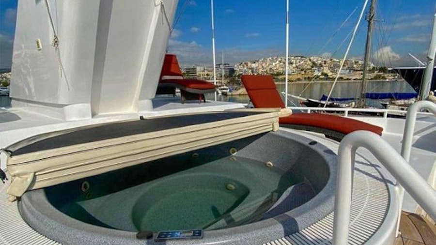 LADY HAYAT Yacht LADY HAYAT Yacht