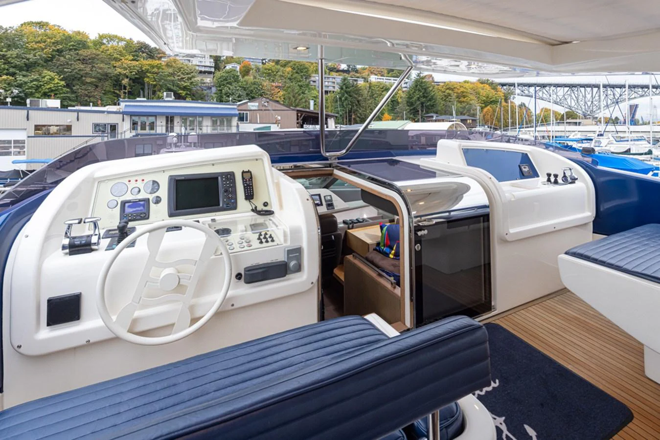 inside of a boat aboard SOL SHINE Yacht for Sale