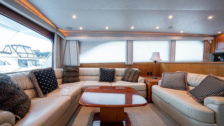 ENCLOSED BRIDGE Yacht ENCLOSED BRIDGE Yacht