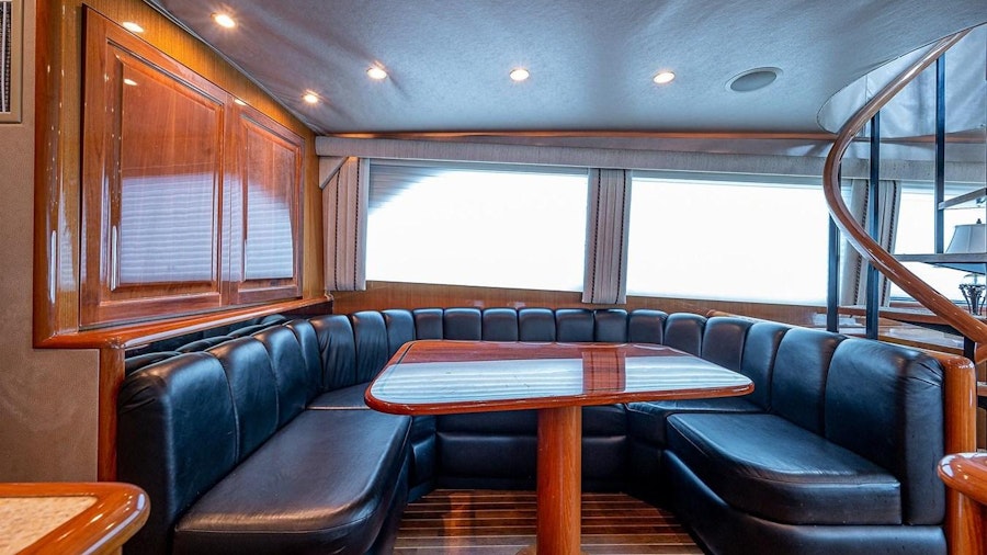 ENCLOSED BRIDGE Yacht ENCLOSED BRIDGE Yacht