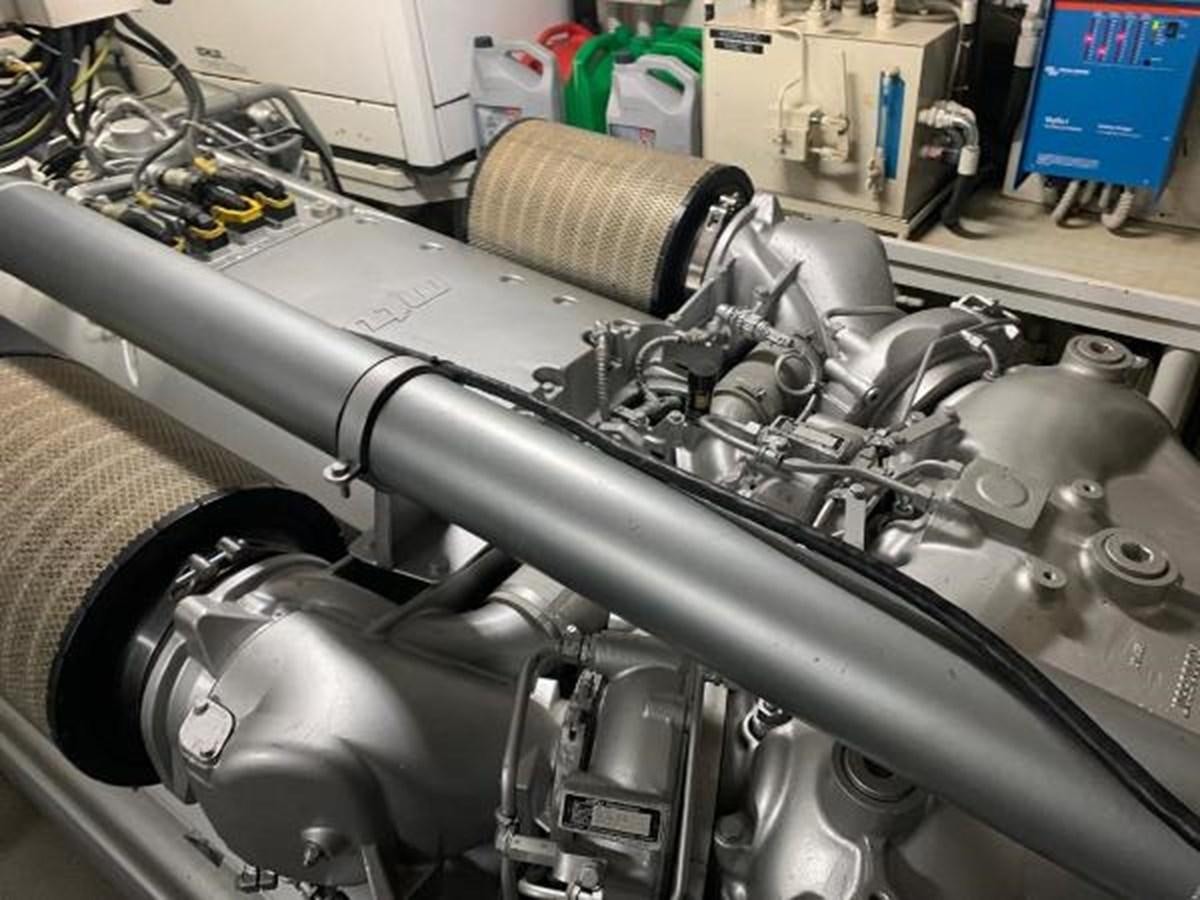 a car engine with a hood aboard 2008 ARNO LEOPARD Yacht for Sale