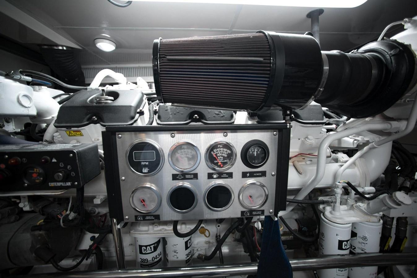 a machine with a large lens aboard BEACH TO BEACH Yacht for Sale