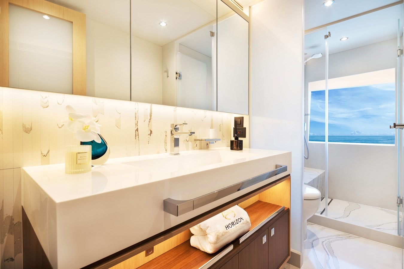 a bathroom with a large bathtub aboard FD80 608 Yacht for Sale