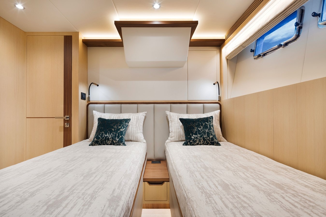 a room with two beds aboard FD80 608 Yacht for Sale