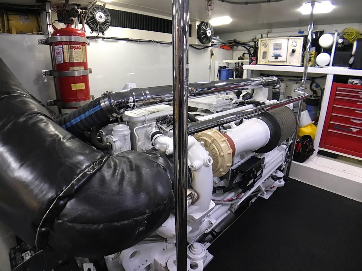 a machine with a large metal pipe aboard HARBOR LADY Yacht for Sale