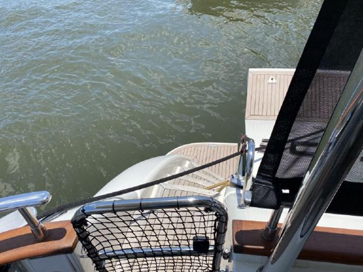 a boat on the water aboard 85 AZIMUT ULTIMATE Yacht for Sale