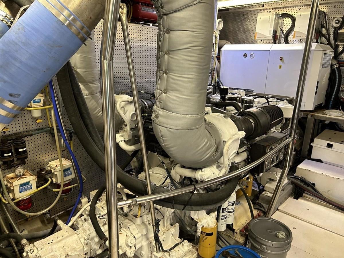 a machine with a metal frame aboard GLEN ELLEN Yacht for Sale