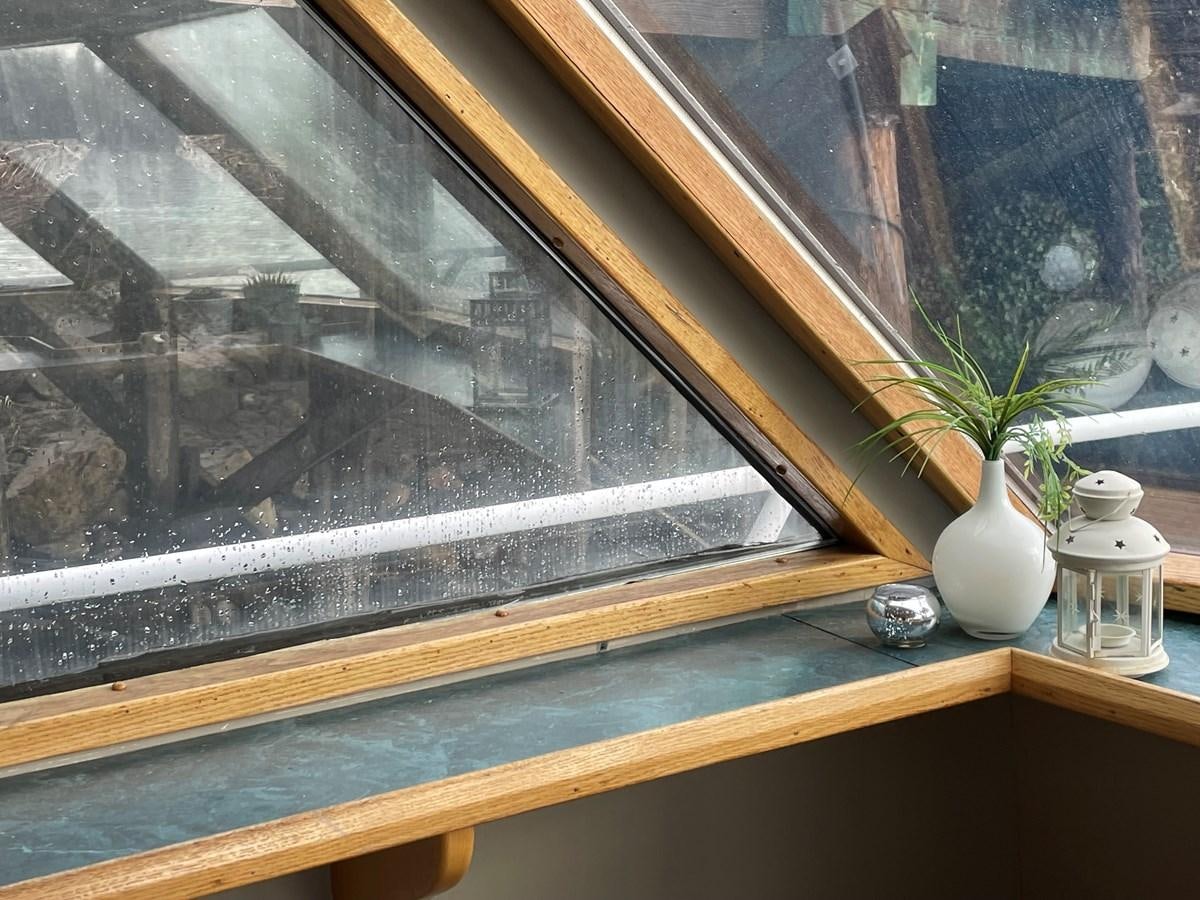 a fish tank with a fish tank aboard MAGIC MOMENT Yacht for Sale