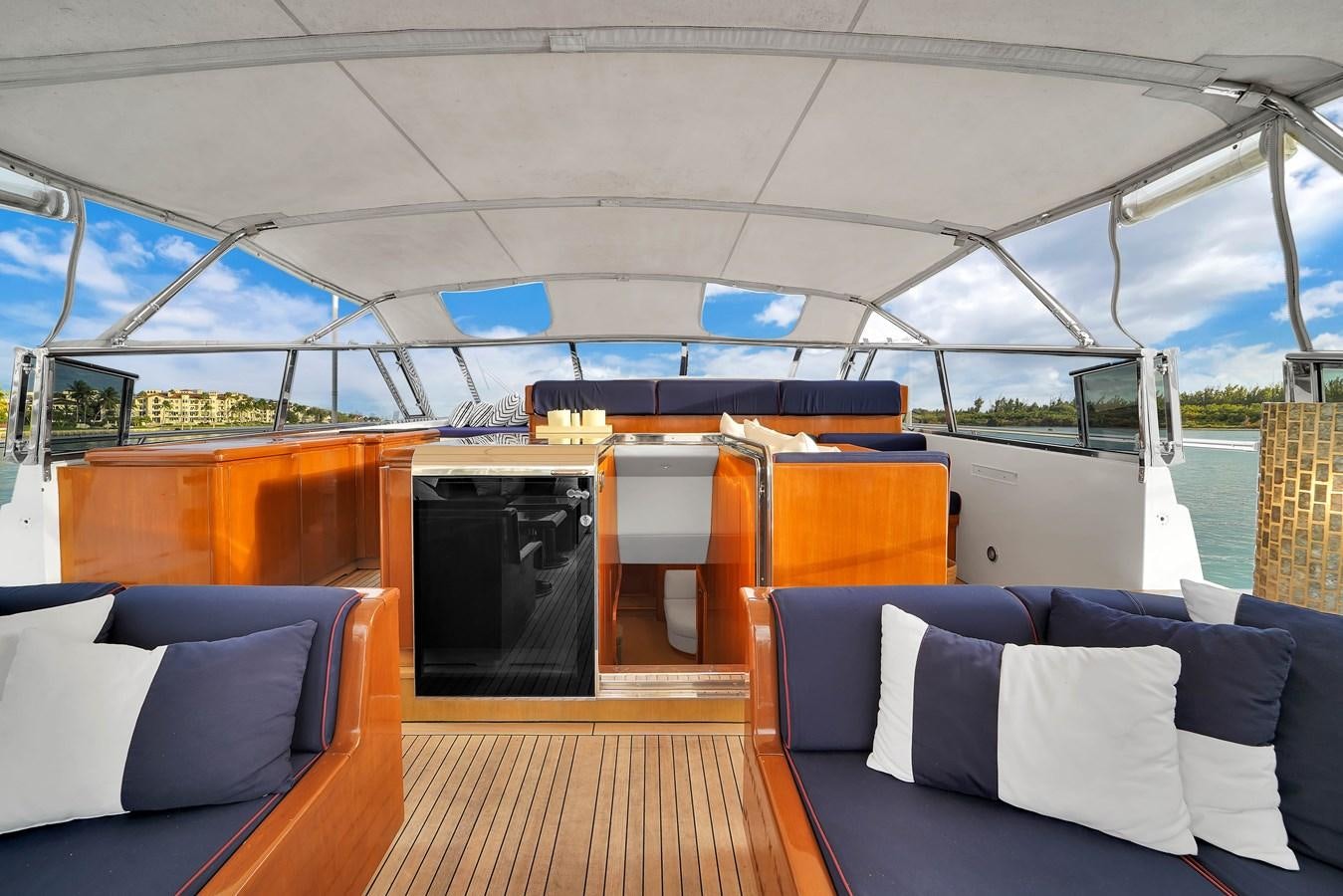 inside of a boat aboard HAKUNA MATATA Yacht for Sale